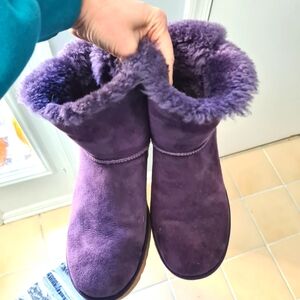 UGG Mini Bailey Bow boots size 9 GUC - purple